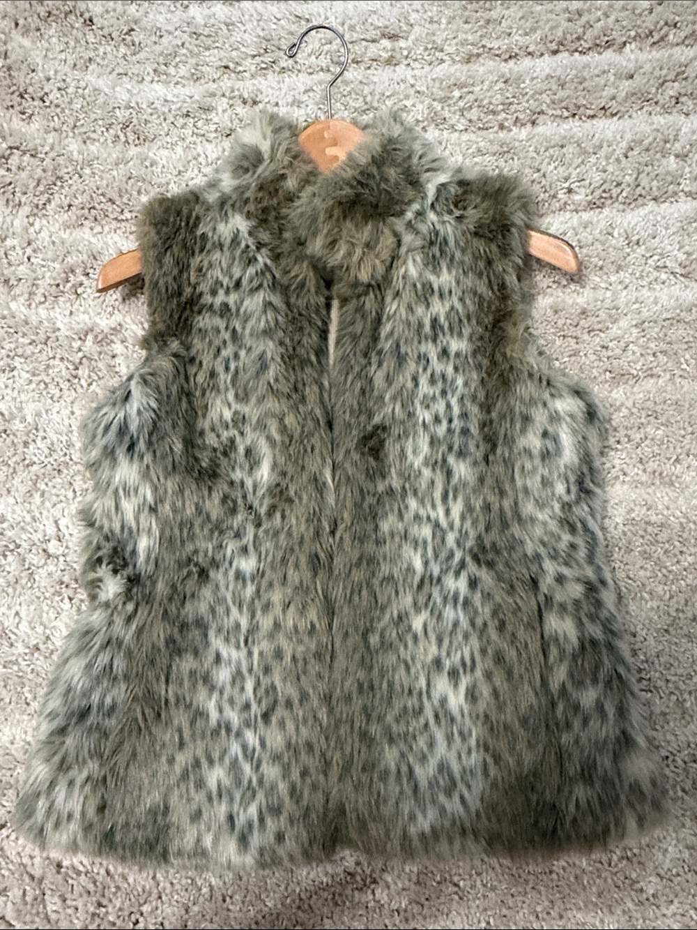 Banana republic Faux Fur Leopard-Print Vest - Olive Gray